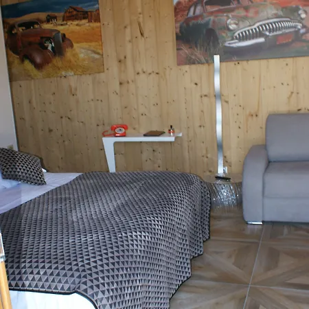 What Else Hotell Saint-Vulbas