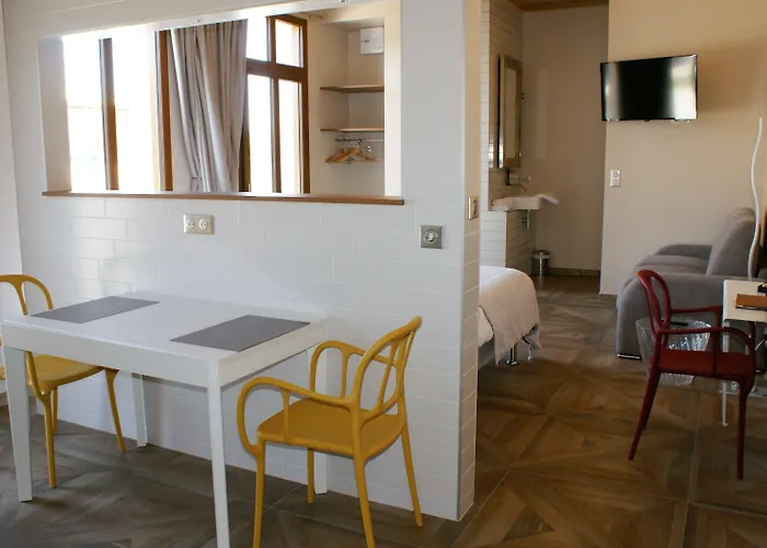 Hotel What Else